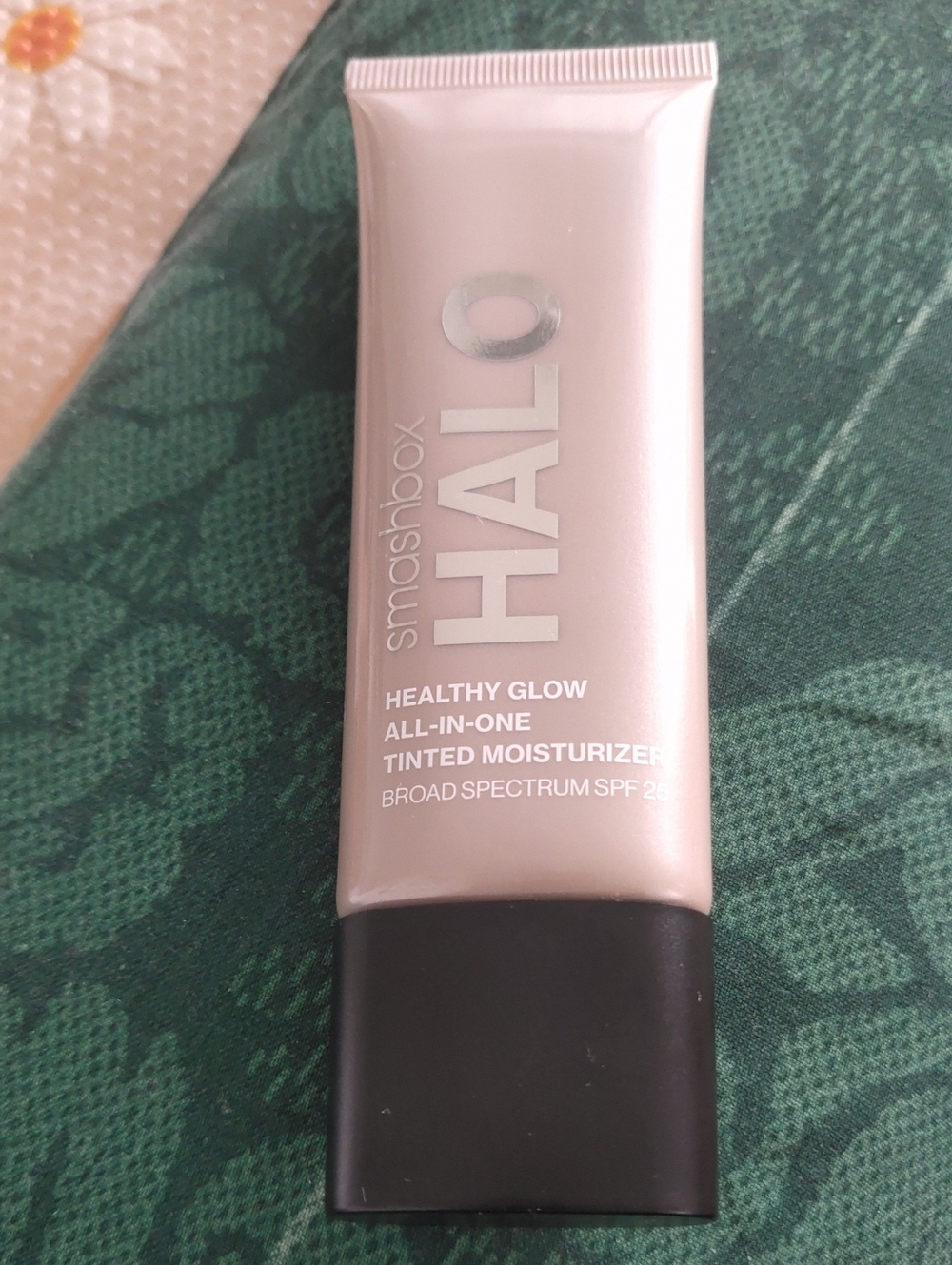 Smashbox Halo Tinted Moisturizer Tube in Rose Beige and Black